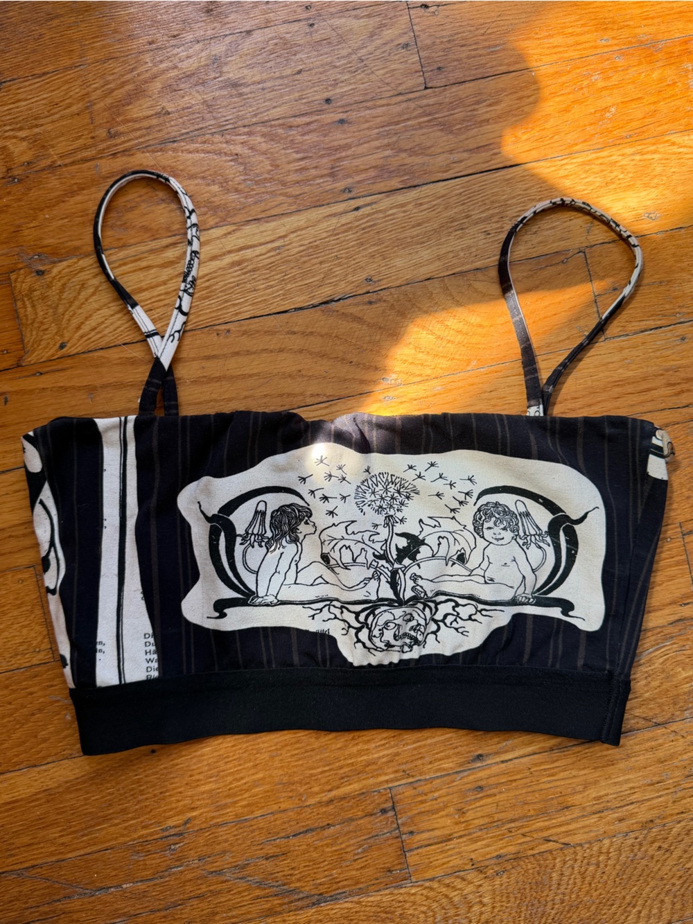 Elliss London Pinstripe Ex Libris Printed Crop Top Size L - Picture 5 of 9